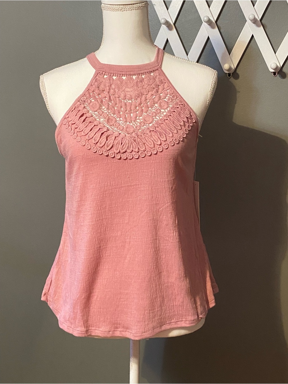 Women's Halter Crochet Yoke Tank Top - Dusty Pink